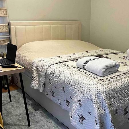 Charming Private Guest House Енфілд Екстер'єр фото