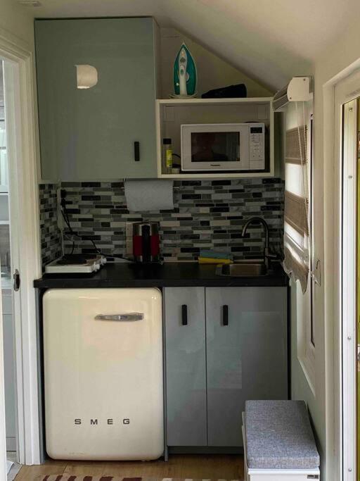 Charming Private Guest House Енфілд Екстер'єр фото